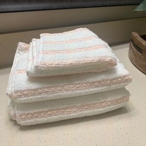 3 piece towel set - NWOT